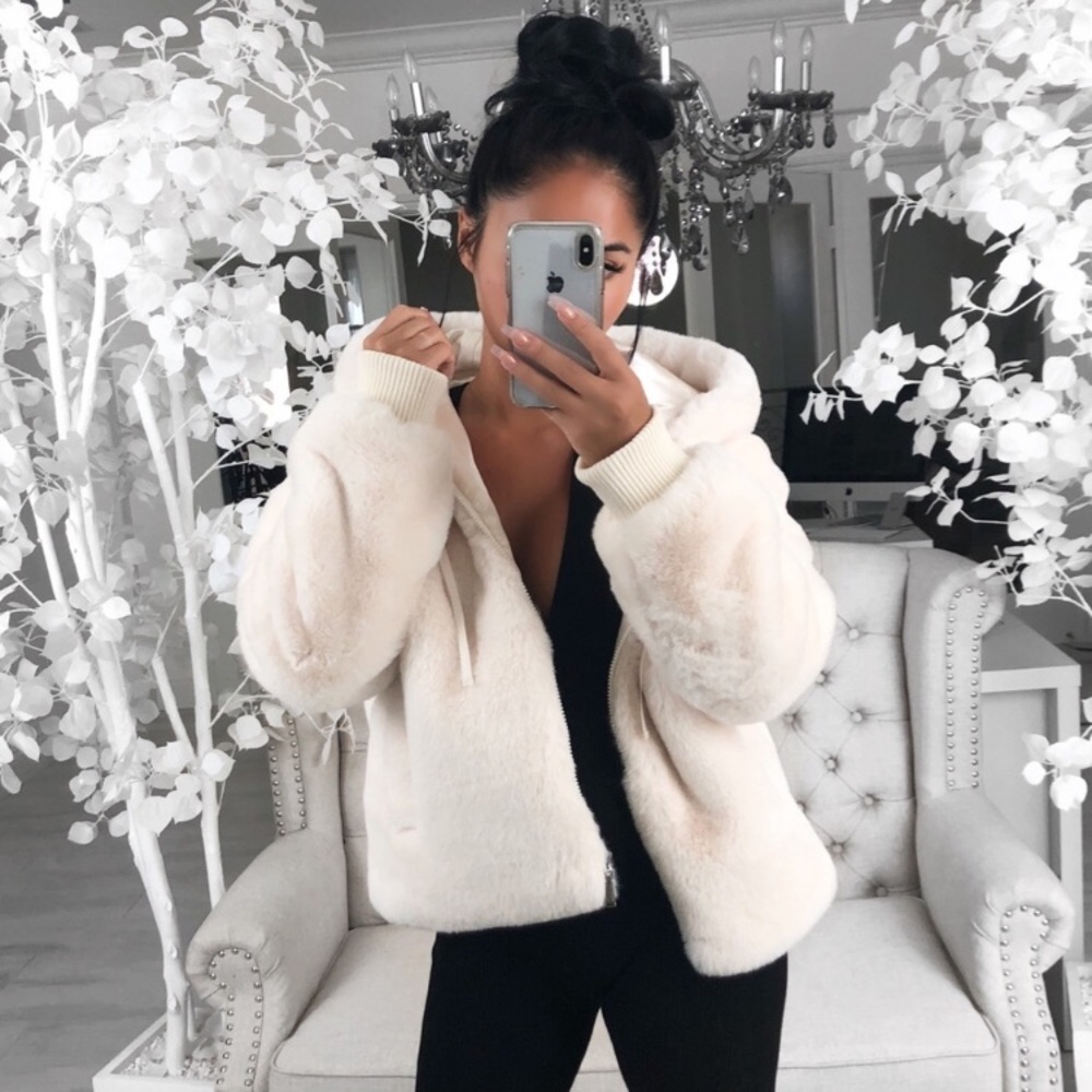 Reposh Snow Bunny in cream